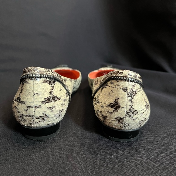 Via Spiga Dottie Womens Size 8M Snakeskin Pointed-Toe Flat - Picture 3 of 16